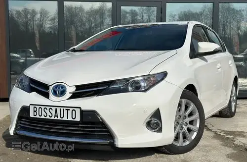 TOYOTA Auris 