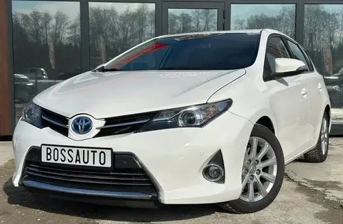 TOYOTA Auris 