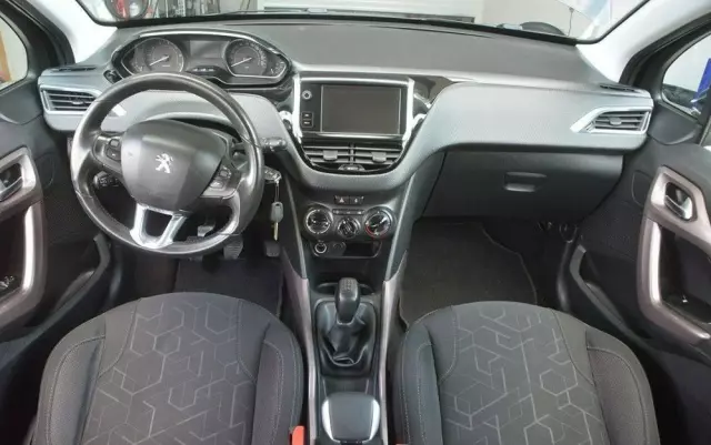 PEUGEOT 2008 1.2 Pure Tech Access