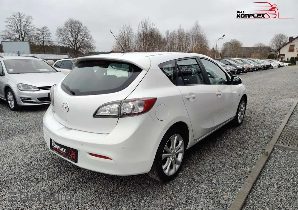 MAZDA 3 
