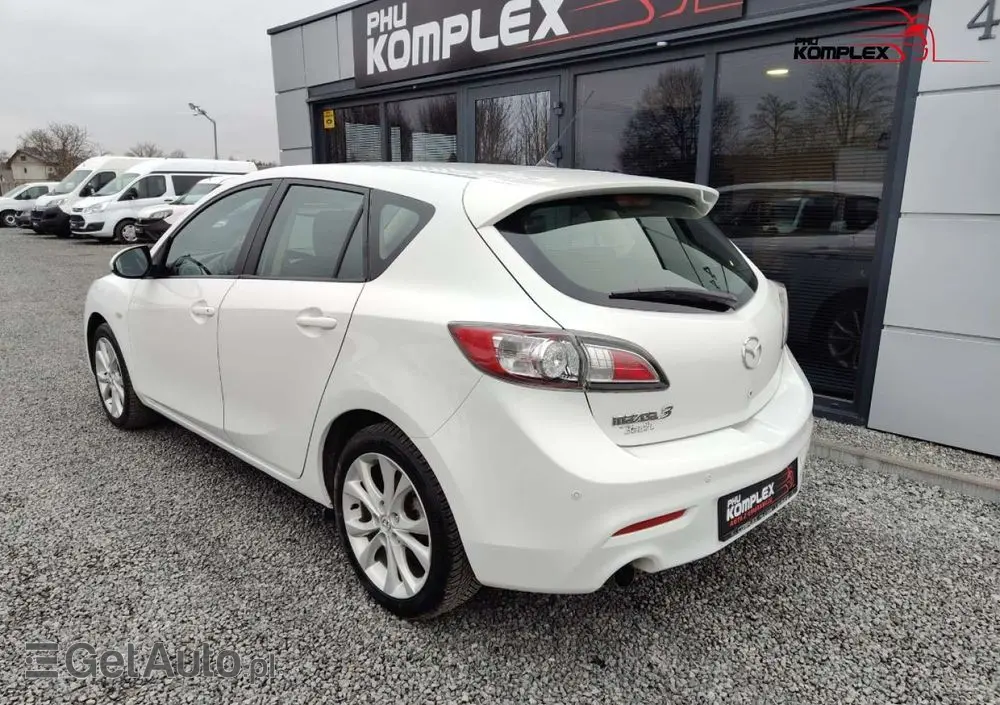 MAZDA 3 