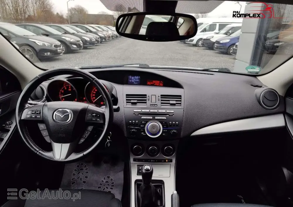 MAZDA 3 