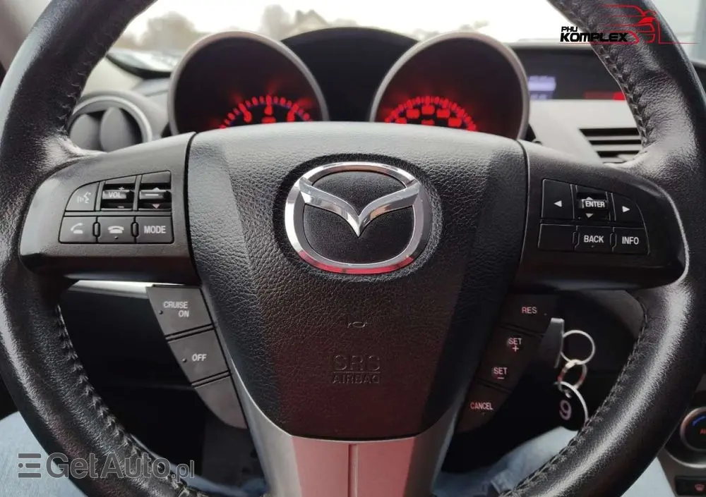 MAZDA 3 