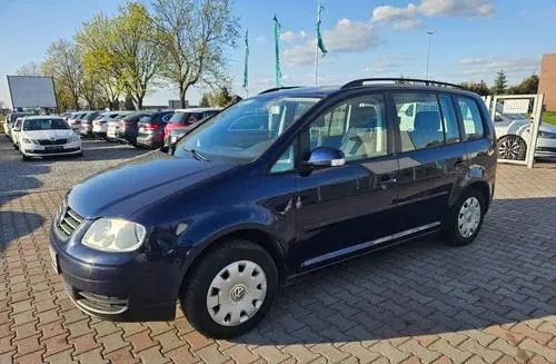 VOLKSWAGEN Touran 