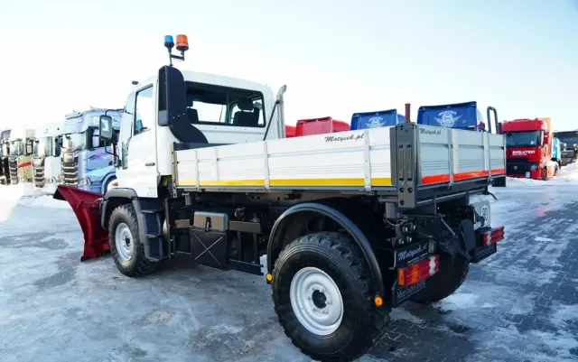 MERCEDES-BENZ UNIMOG  U300 / 4X4 / WYWROTKA 3 STRONNA / PŁUG / KOMUNALNY / HYDROZŁĄCZA / EPS + SPRZĘGŁO 