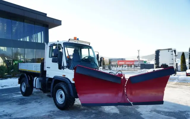 MERCEDES-BENZ UNIMOG  U300 / 4X4 / WYWROTKA 3 STRONNA / PŁUG / KOMUNALNY / HYDROZŁĄCZA / EPS + SPRZĘGŁO 