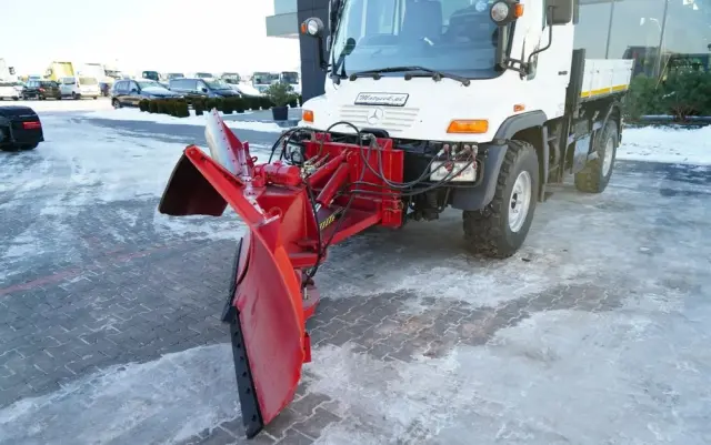 MERCEDES-BENZ UNIMOG  U300 / 4X4 / WYWROTKA 3 STRONNA / PŁUG / KOMUNALNY / HYDROZŁĄCZA / EPS + SPRZĘGŁO 