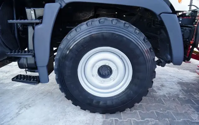 MERCEDES-BENZ UNIMOG  U300 / 4X4 / WYWROTKA 3 STRONNA / PŁUG / KOMUNALNY / HYDROZŁĄCZA / EPS + SPRZĘGŁO 