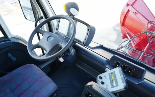 MERCEDES-BENZ UNIMOG  U300 / 4X4 / WYWROTKA 3 STRONNA / PŁUG / KOMUNALNY / HYDROZŁĄCZA / EPS + SPRZĘGŁO 