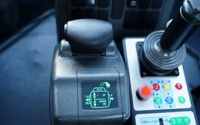 MERCEDES-BENZ UNIMOG  U300 / 4X4 / WYWROTKA 3 STRONNA / PŁUG / KOMUNALNY / HYDROZŁĄCZA / EPS + SPRZĘGŁO 