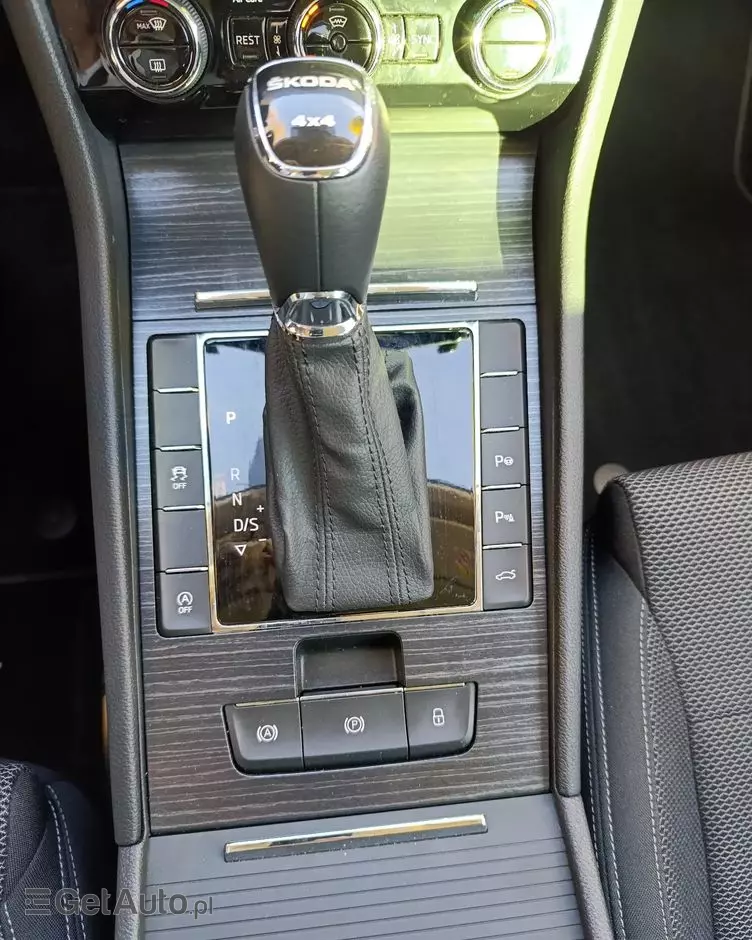 SKODA Superb 2.0 TSI 4x4 Style DSG