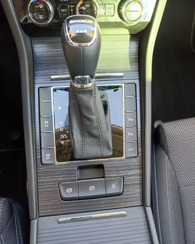 SKODA Superb 2.0 TSI 4x4 Style DSG