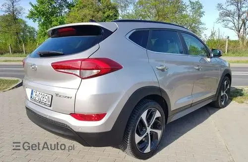 HYUNDAI Tucson 