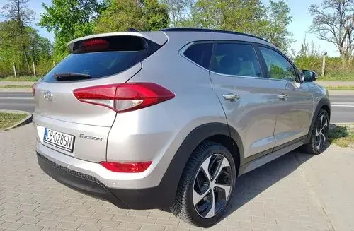 HYUNDAI Tucson 