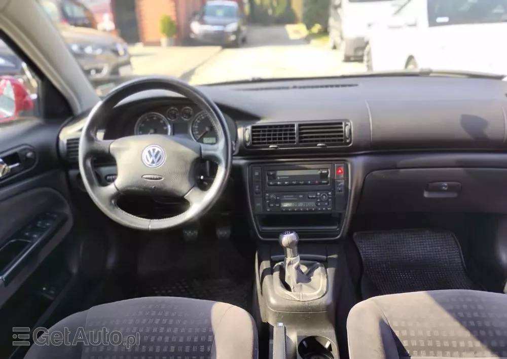 VOLKSWAGEN Passat 1.8T Comfortline