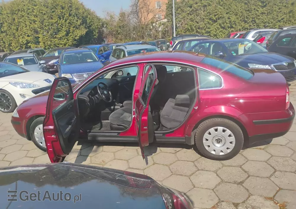 VOLKSWAGEN Passat 1.8T Comfortline