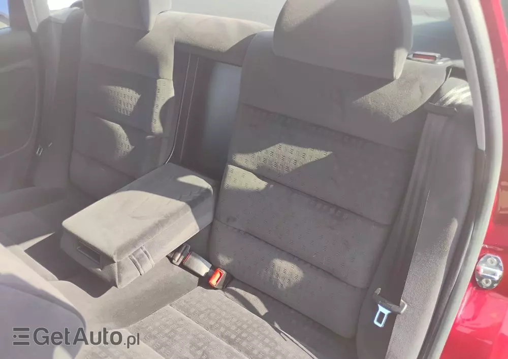 VOLKSWAGEN Passat 1.8T Comfortline