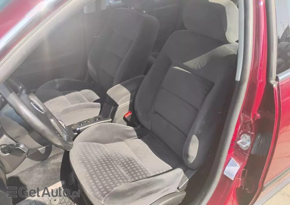 VOLKSWAGEN Passat 1.8T Comfortline