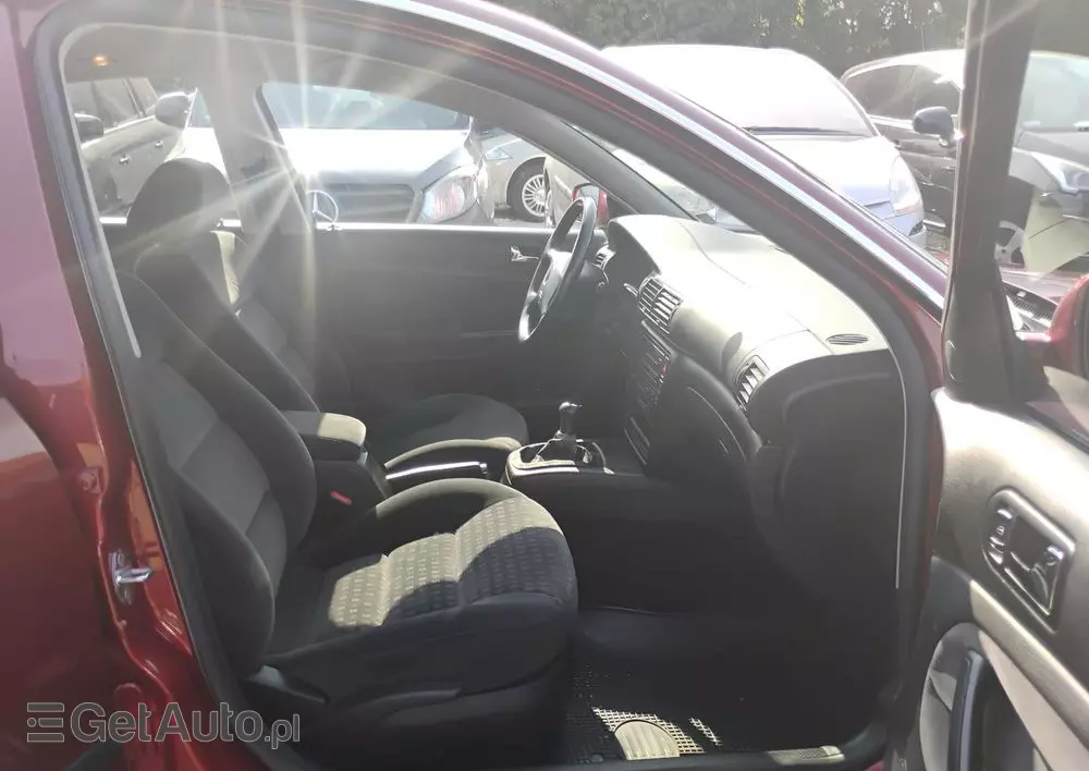 VOLKSWAGEN Passat 1.8T Comfortline