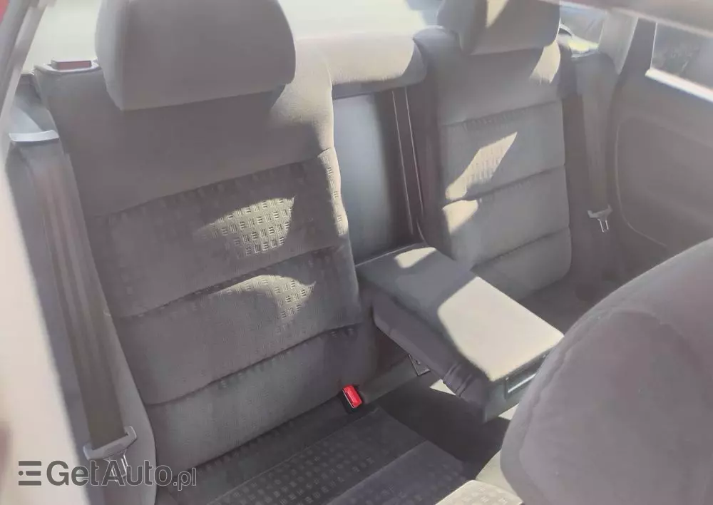 VOLKSWAGEN Passat 1.8T Comfortline