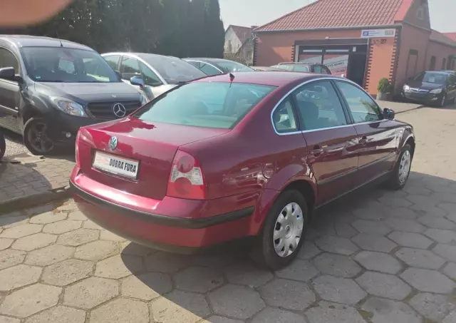 VOLKSWAGEN Passat 1.8T Comfortline