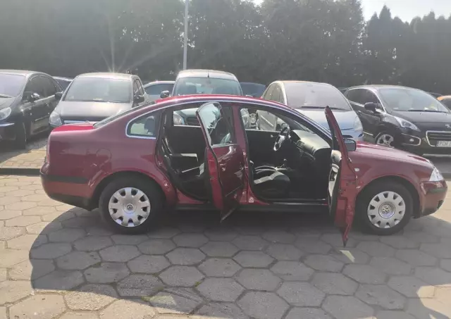 VOLKSWAGEN Passat 1.8T Comfortline