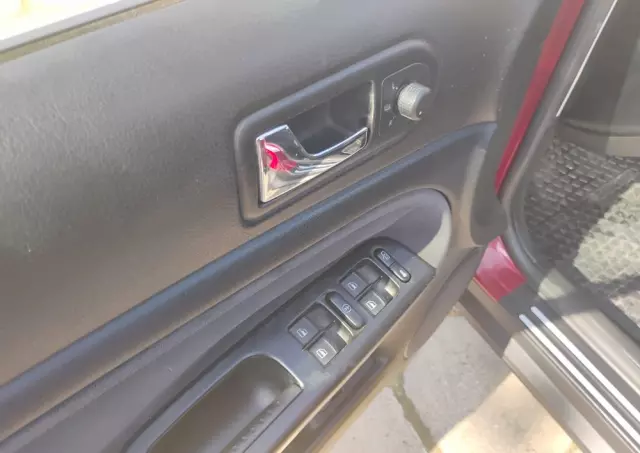 VOLKSWAGEN Passat 1.8T Comfortline