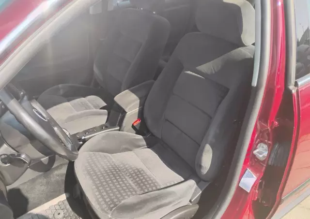 VOLKSWAGEN Passat 1.8T Comfortline