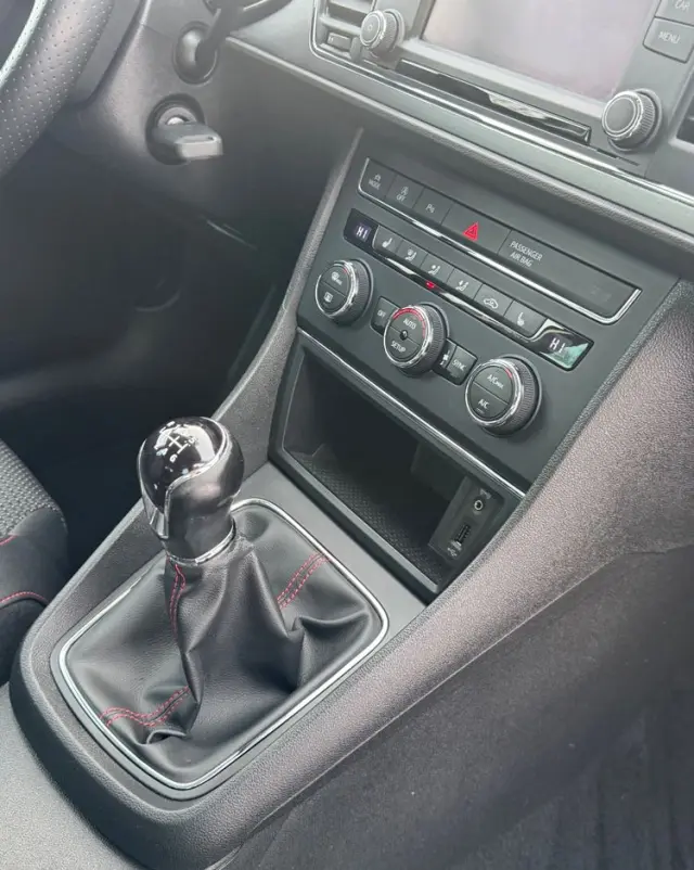 SEAT Leon 1.4 EcoTSI FR Black S&S