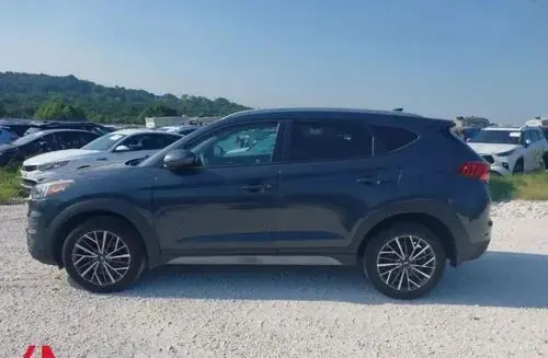 HYUNDAI Tucson 