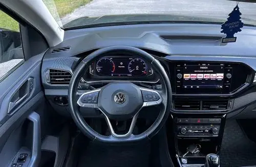 VOLKSWAGEN T-Cross 