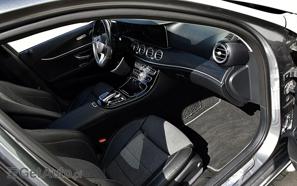 MERCEDES-BENZ Klasa E 220 d 4Matic All-Terrain 9G-TRONIC Avantgarde
