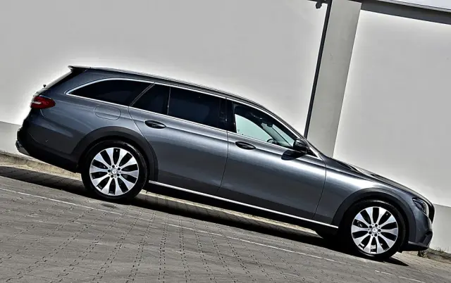 MERCEDES-BENZ Klasa E 220 d 4Matic All-Terrain 9G-TRONIC Avantgarde