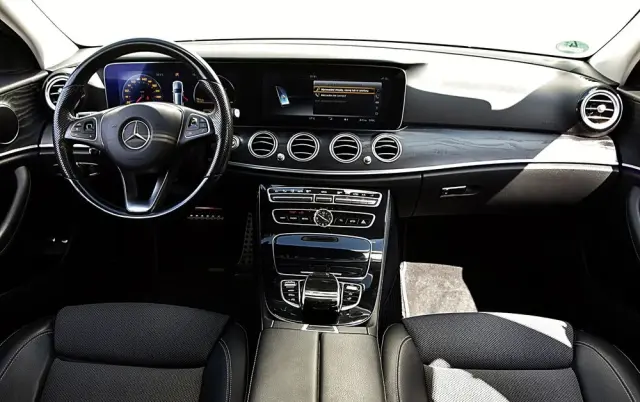 MERCEDES-BENZ Klasa E 220 d 4Matic All-Terrain 9G-TRONIC Avantgarde