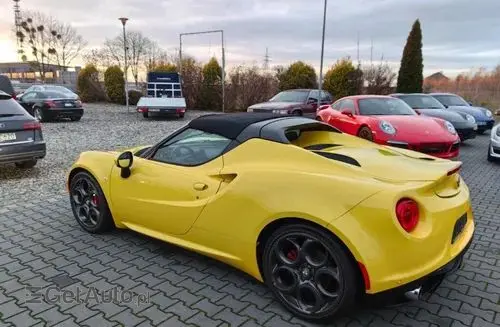 ALFA ROMEO 4C 