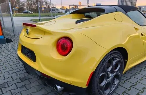 ALFA ROMEO 4C 