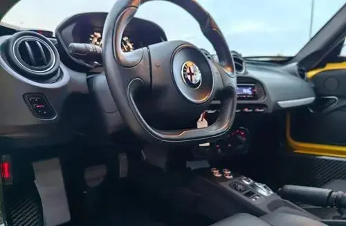 ALFA ROMEO 4C 