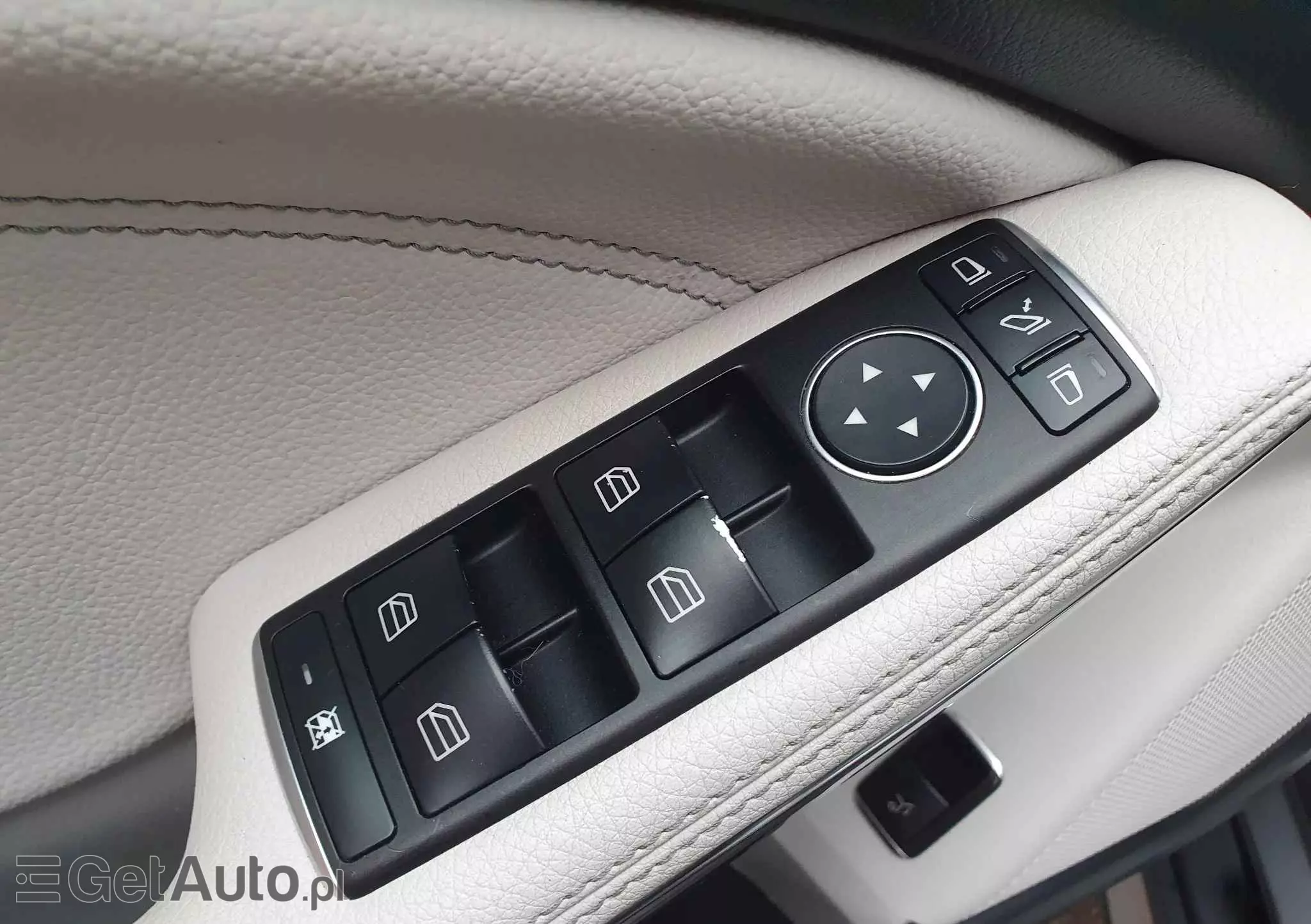 MERCEDES-BENZ GLA 220 d