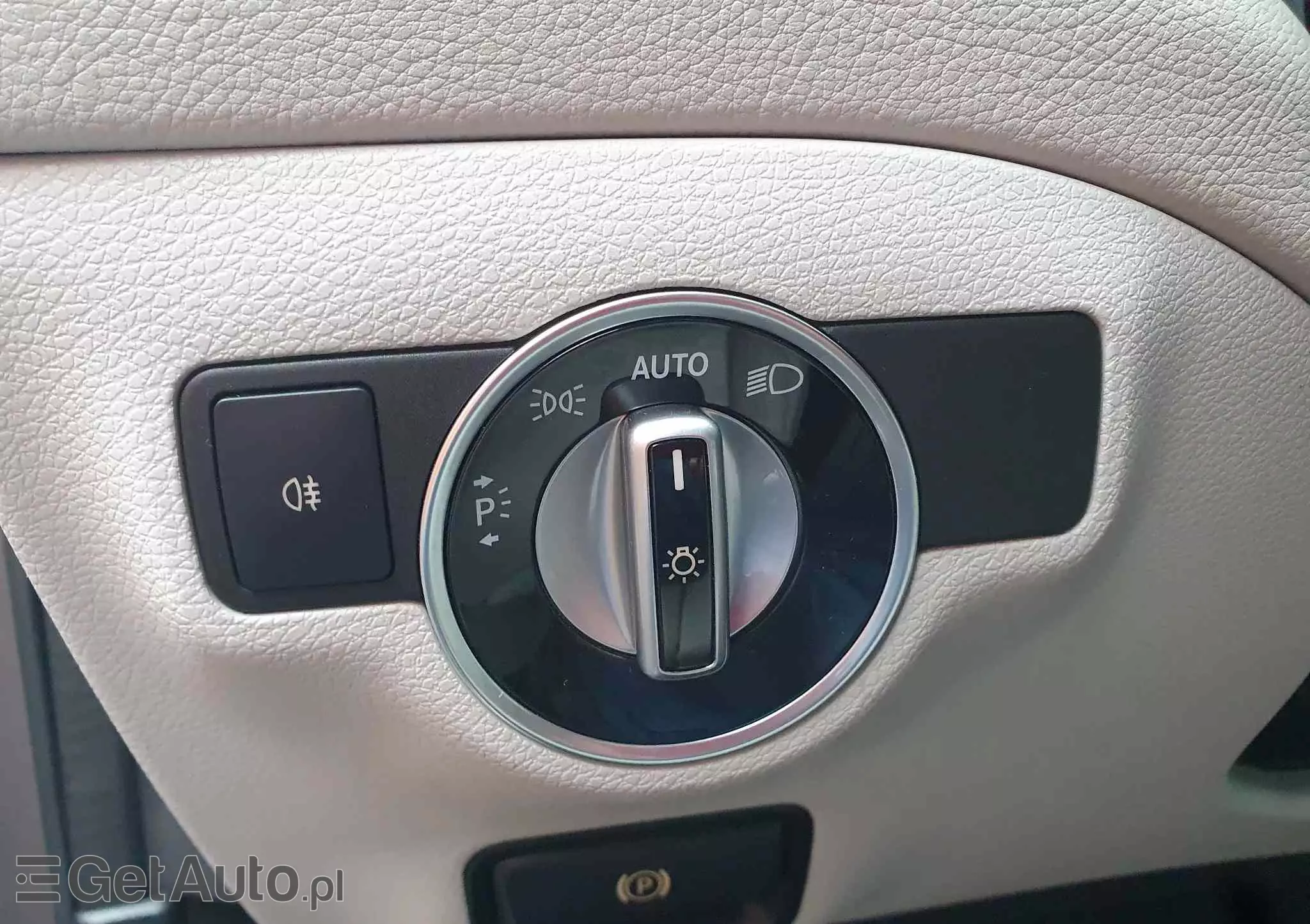 MERCEDES-BENZ GLA 220 d