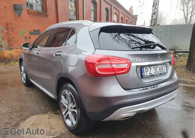 MERCEDES-BENZ GLA 220 d