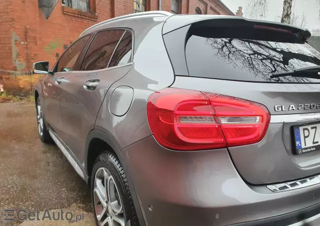 MERCEDES-BENZ GLA 220 d