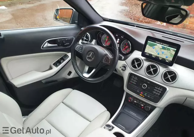 MERCEDES-BENZ GLA 220 d