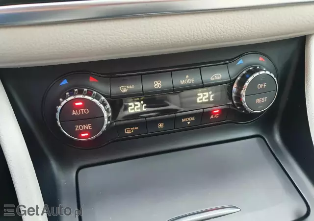 MERCEDES-BENZ GLA 220 d