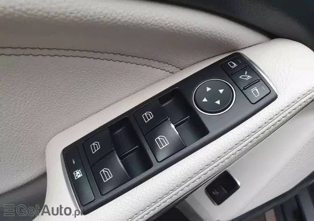 MERCEDES-BENZ GLA 220 d