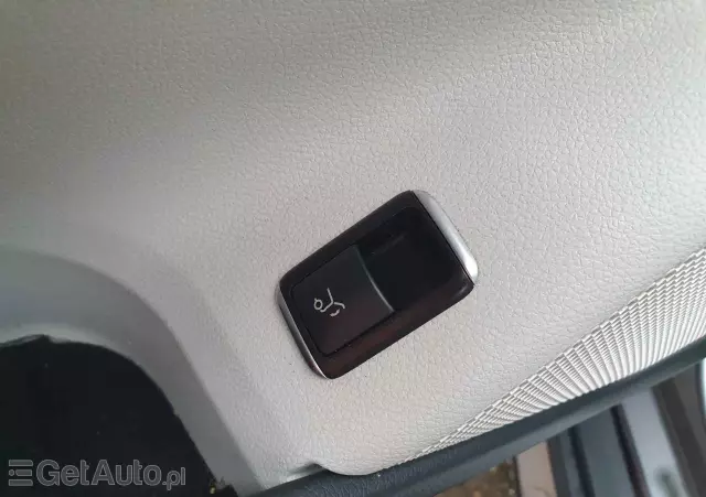 MERCEDES-BENZ GLA 220 d