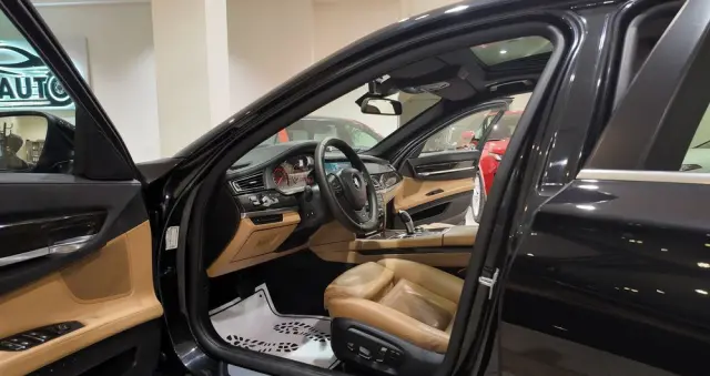 BMW Seria 7 730d