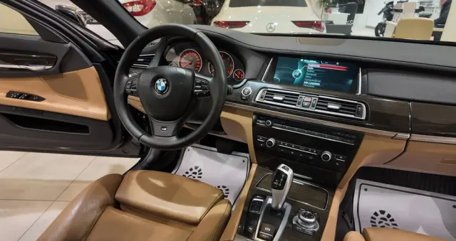 BMW Seria 7 730d