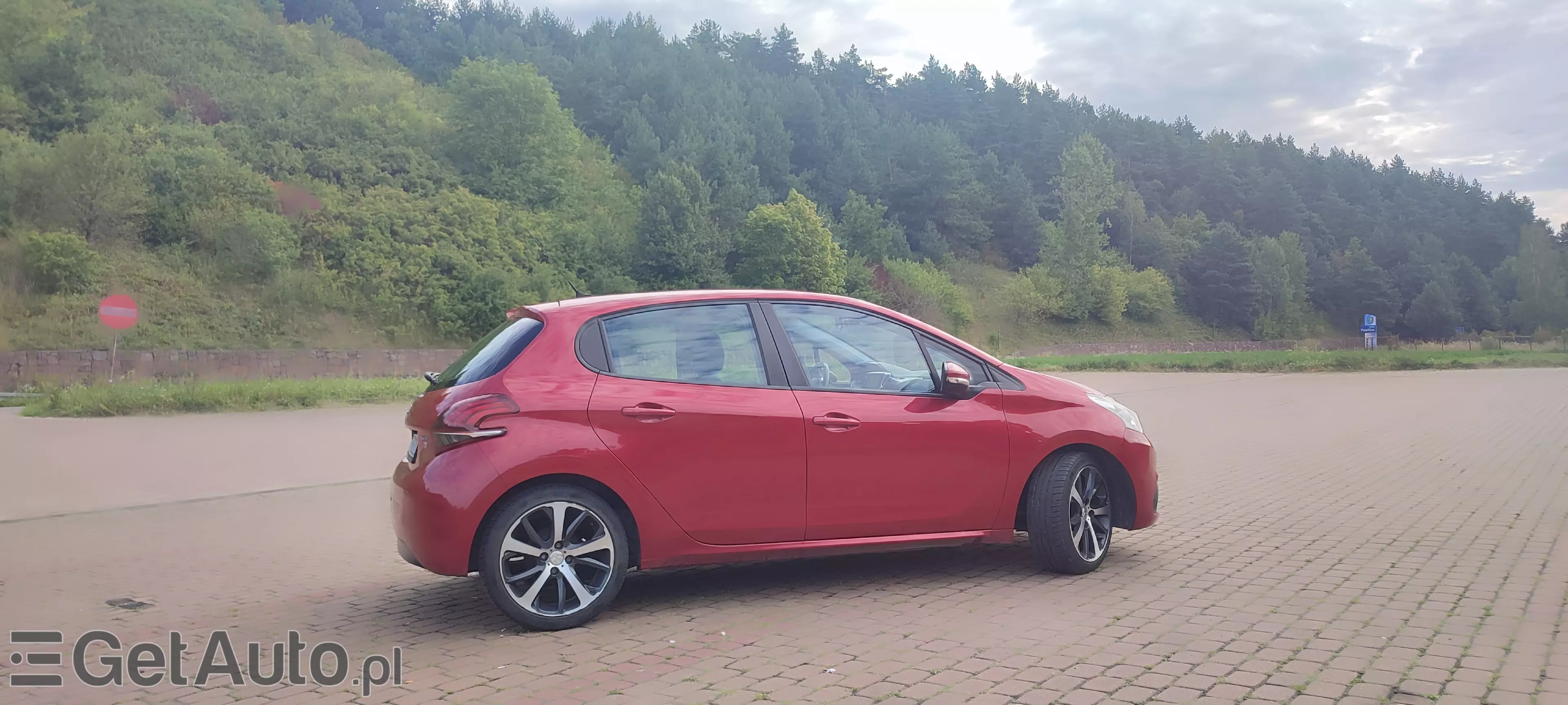 PEUGEOT 208 Active