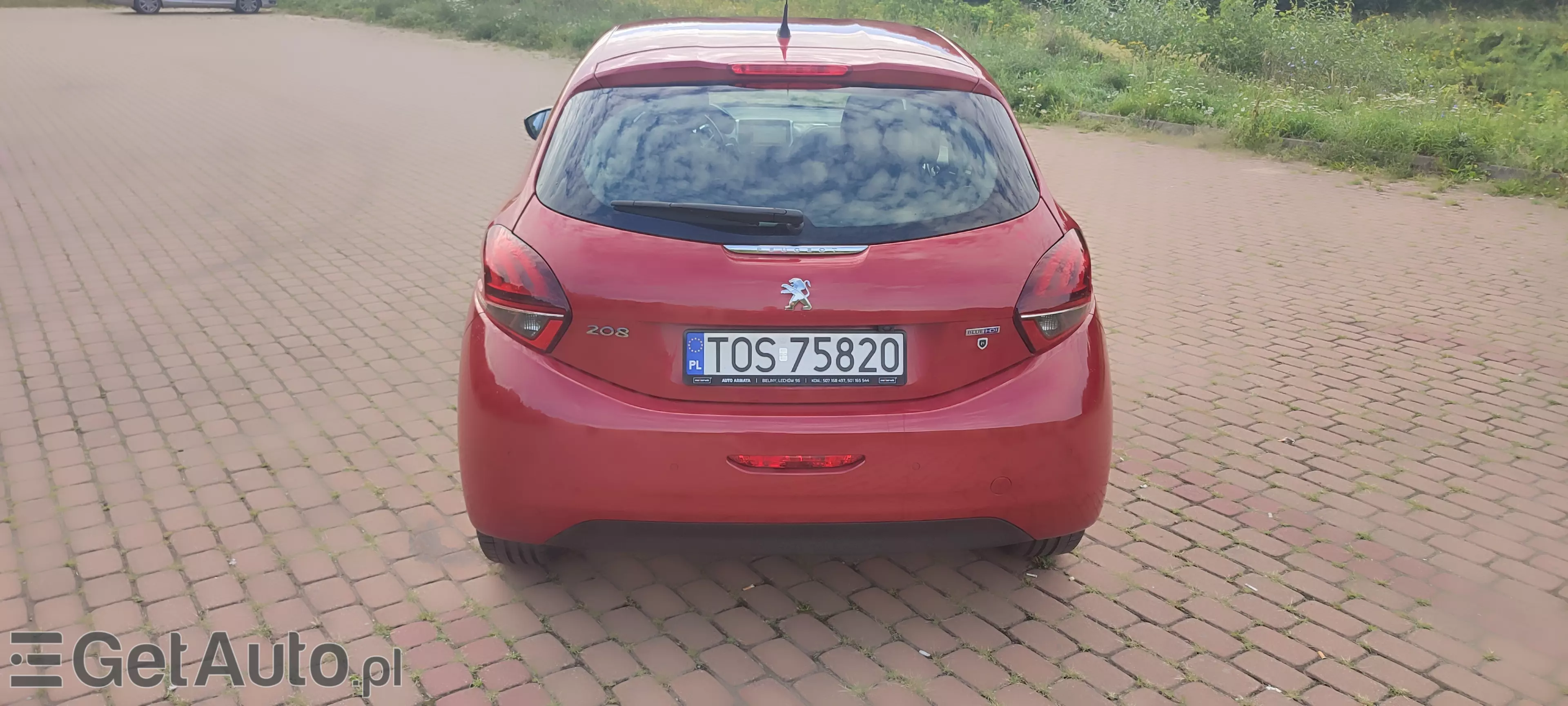 PEUGEOT 208 Active