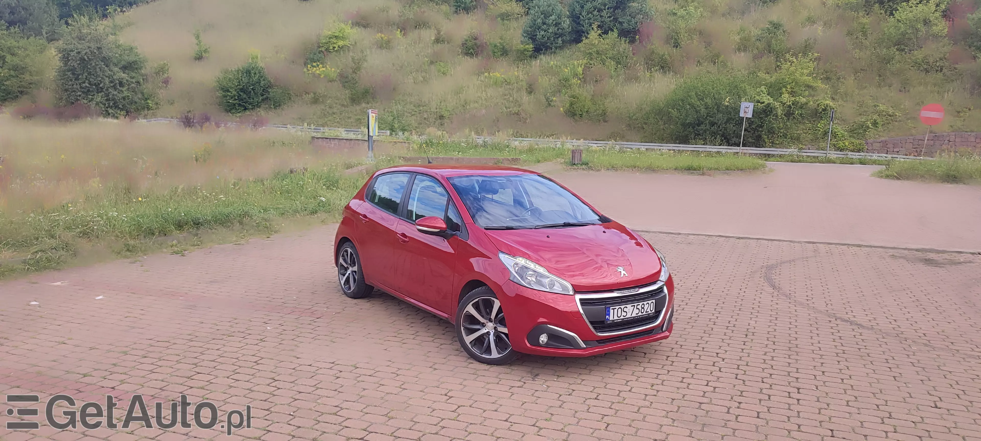 PEUGEOT 208 Active
